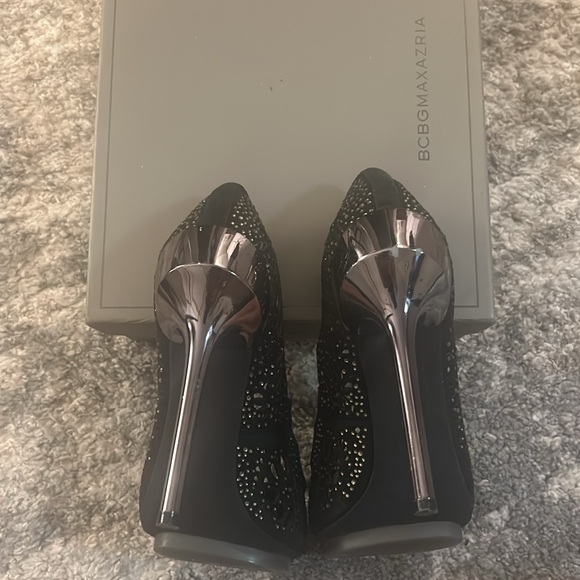 MA- Peacock BCBG BLACK LASER CUT SUEDE HEEL - Picture 7 of 10